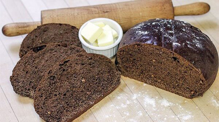 Món bánh mì đen nguyên cám được nhiều người lựa chọn để giảm cân hiệu quả