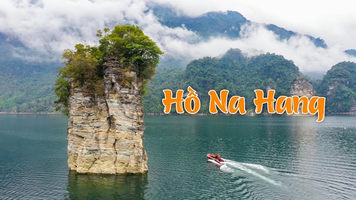 Na Hang (thuộc tỉnh Tuyên Quang) cách Hà Nội khoảng hơn 200km