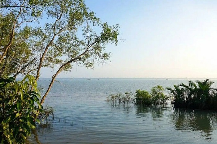 Biển Hồ Bể 